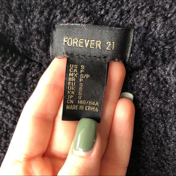 Fuzzy cropped sweater - Picture 3 of 3